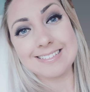 Meet your Posher, Priscila